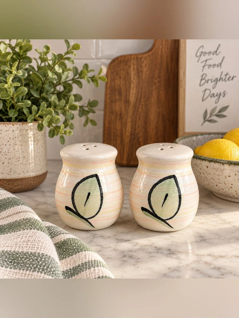 Pfaltzgraff Tango Salt & Pepper Shakers Green Leaf Discontinued Stoneware Set